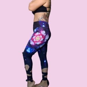 Intergalactic flower leggings